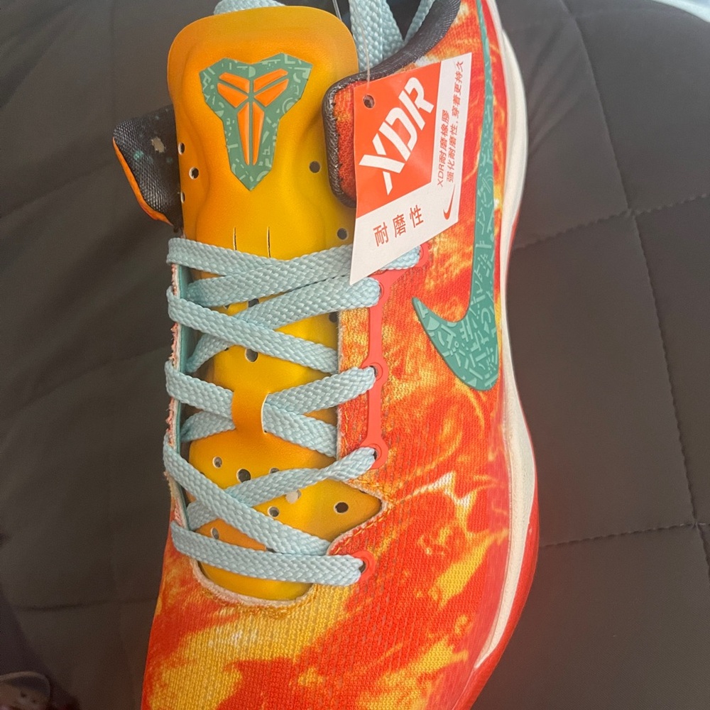 Mens Vibrant Orange and Green Basketball Shoes